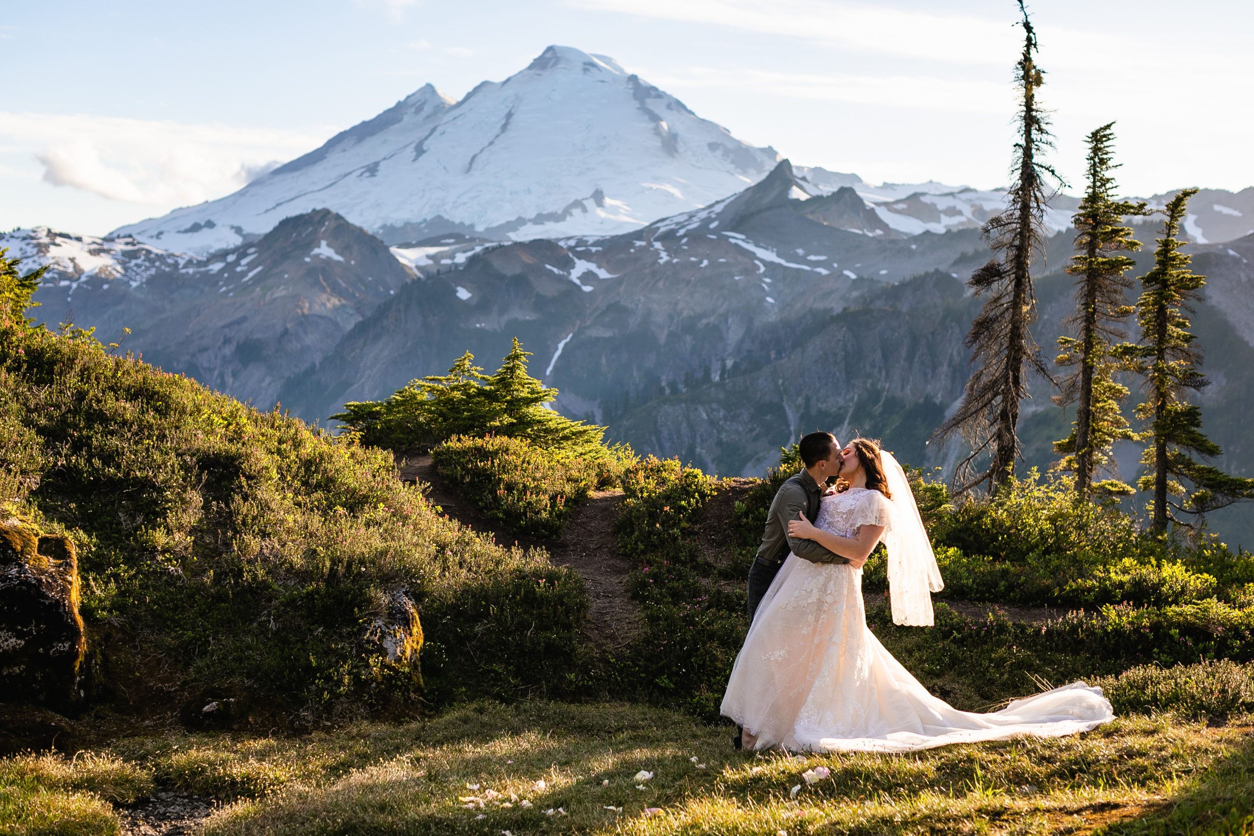 Astraea couple getting married at Artist Point